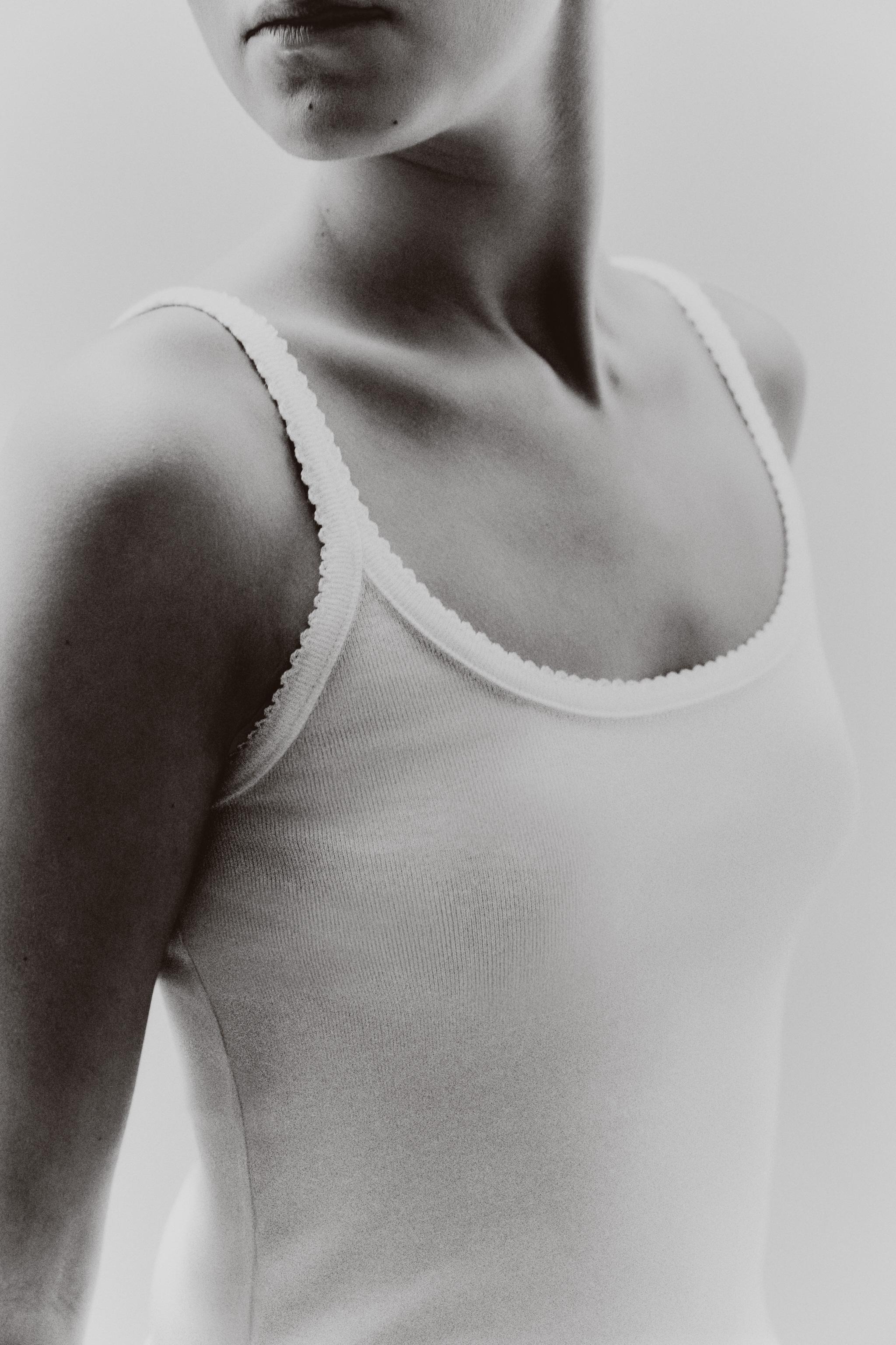 LACE-TRIMMED STRAPPY TOP